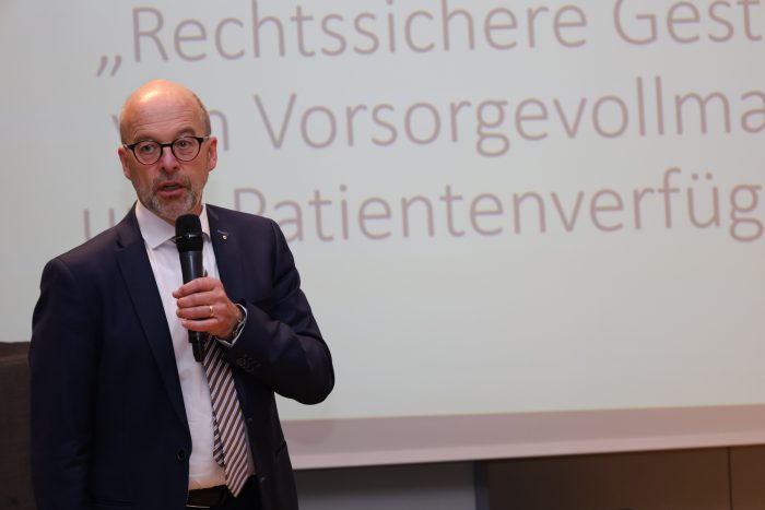 Rechtsanwalt und Notar Dr. Jürgen Krüger