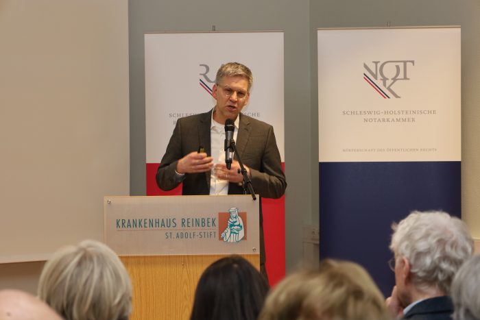 Dr. Timo Rath, Chefarzt der Anästhesie und Intensivmedizin